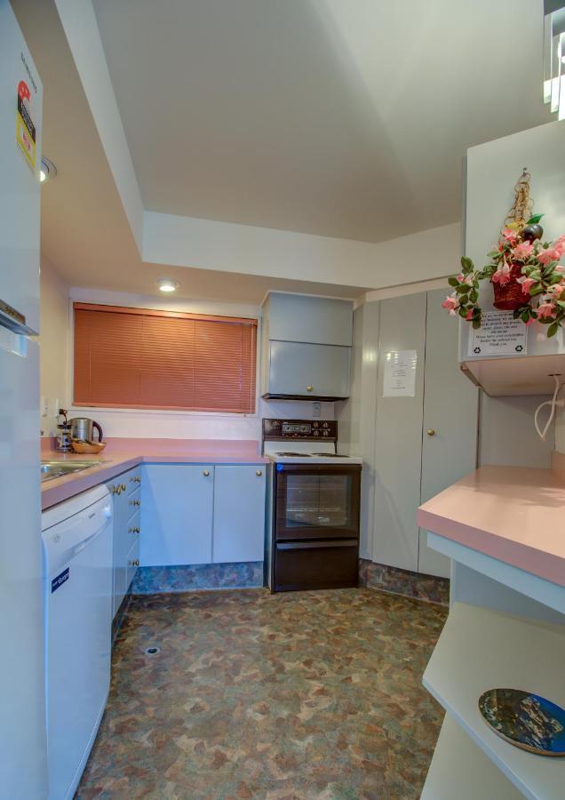 Aparthotel Lakefront Apartments,18 Esplanade Road Queenstown