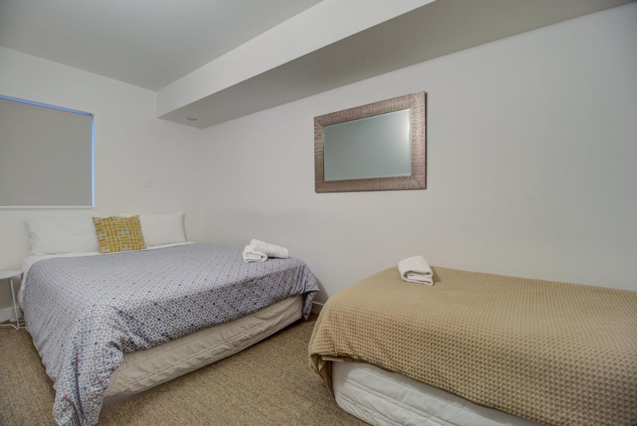 Aparthotel Lakefront Apartments,18 Esplanade Road