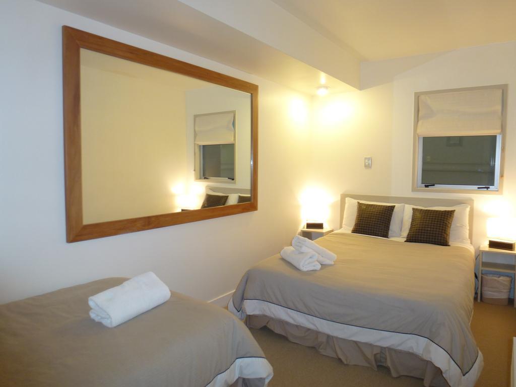 Lakefront Apartments,18 Esplanade Road Aparthotel 4*